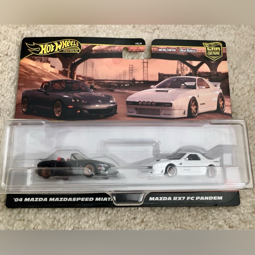 Hot Wheels Premium 2 Pack ‘04 Mazda Mazdaspeed Miata & Mazda Rx7 FC Pandem